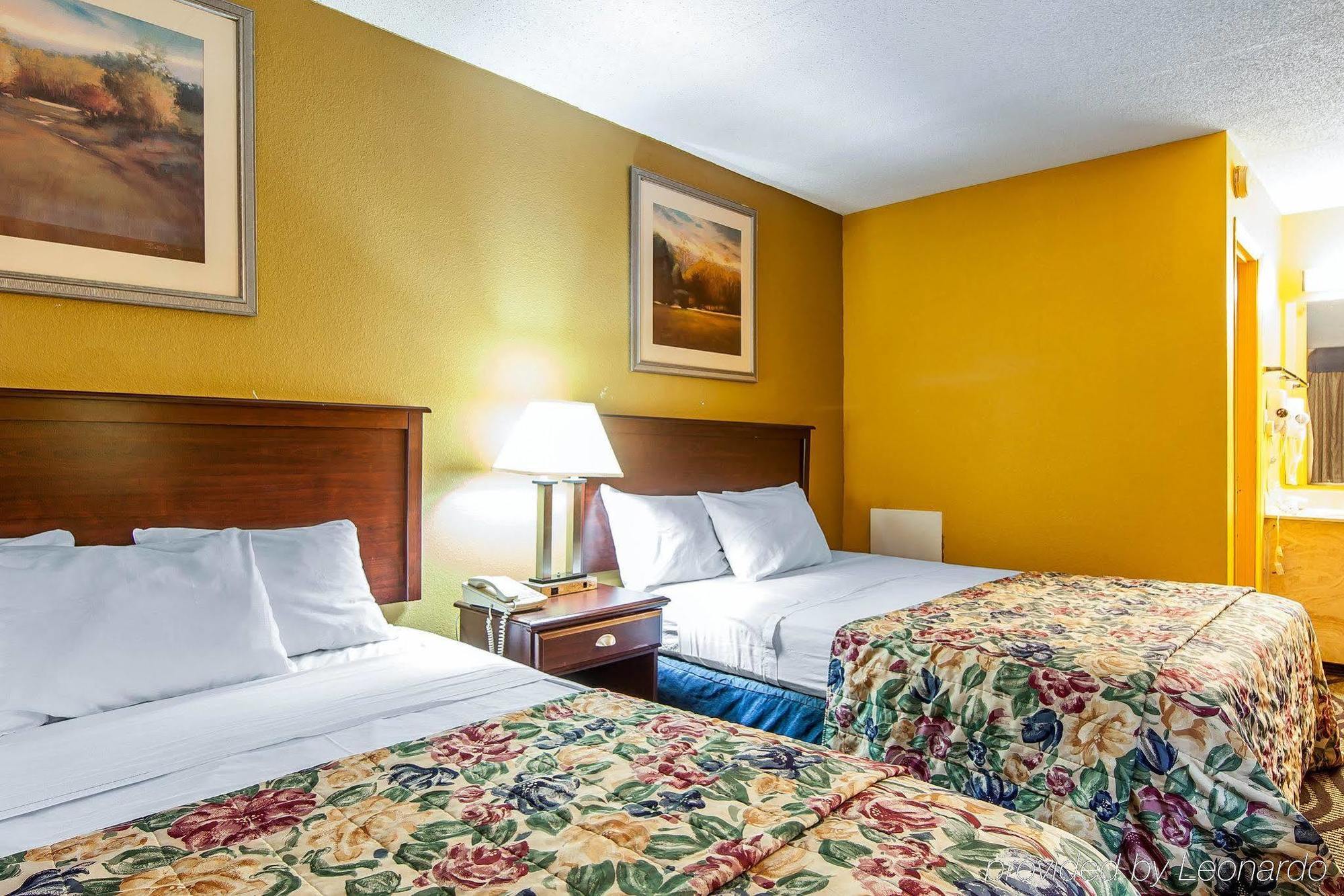 Days Inn By Wyndham Calhoun Ga I-75 And Us-41 Exterior foto