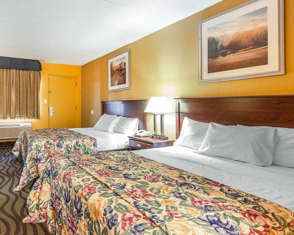 Days Inn By Wyndham Calhoun Ga I-75 And Us-41 Quarto foto
