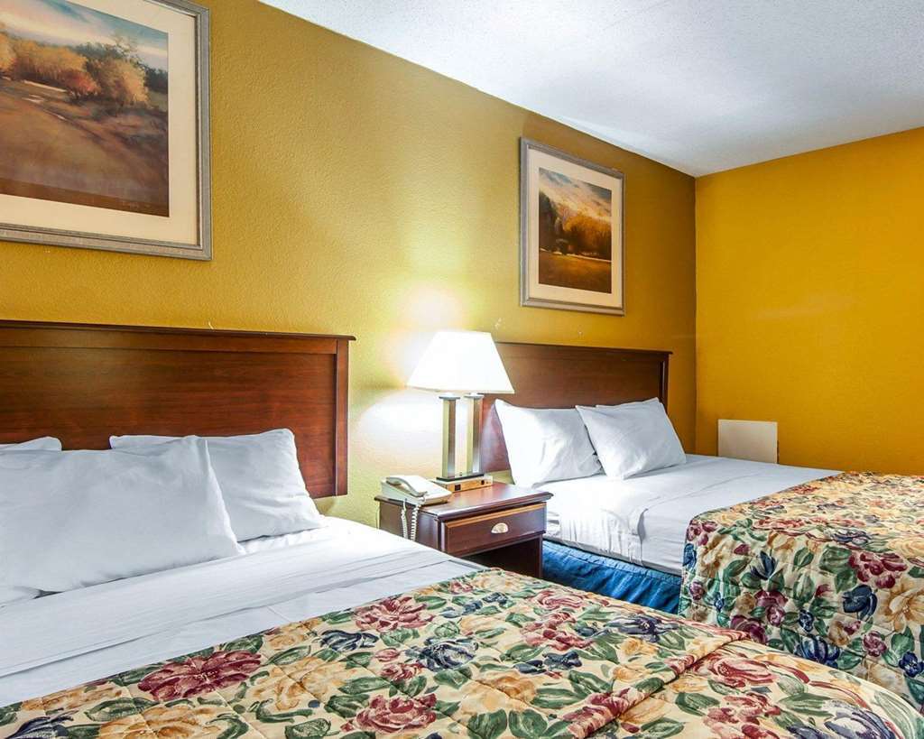 Days Inn By Wyndham Calhoun Ga I-75 And Us-41 Quarto foto