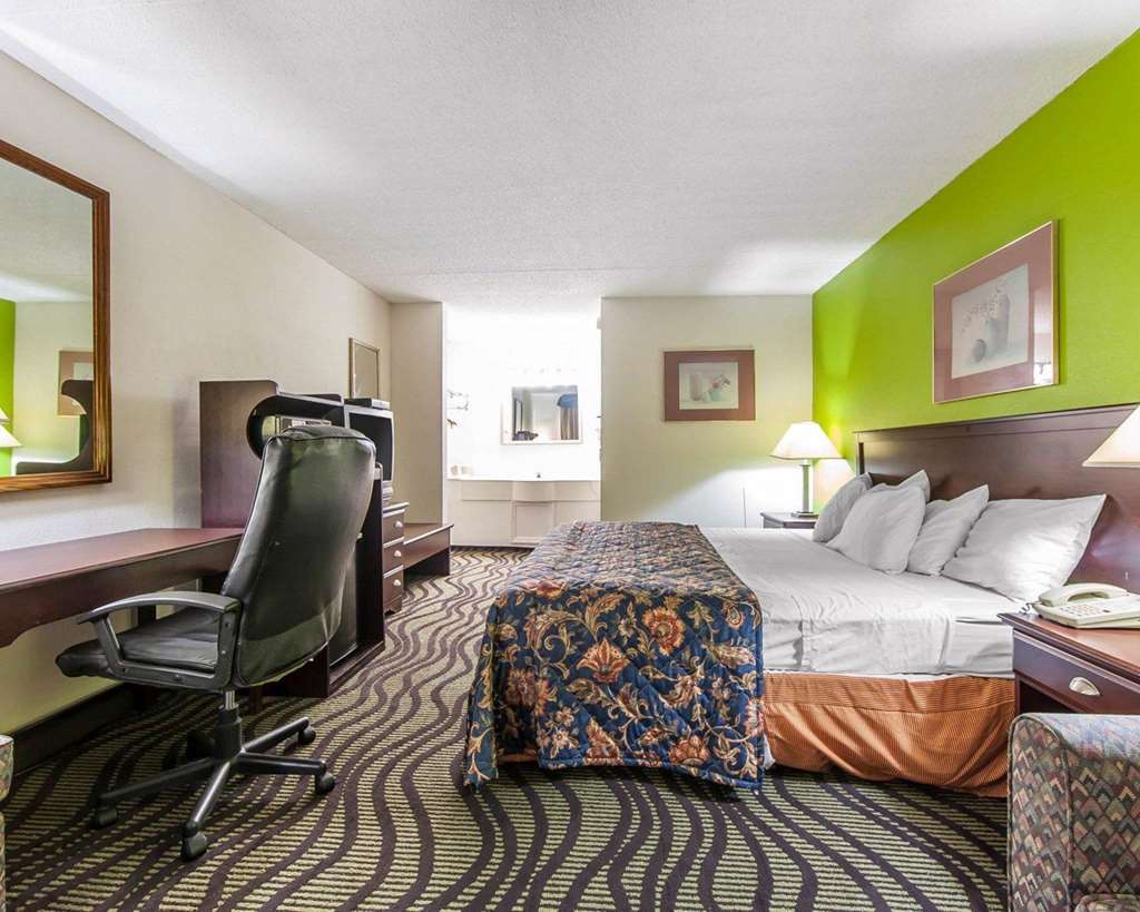 Days Inn By Wyndham Calhoun Ga I-75 And Us-41 Quarto foto